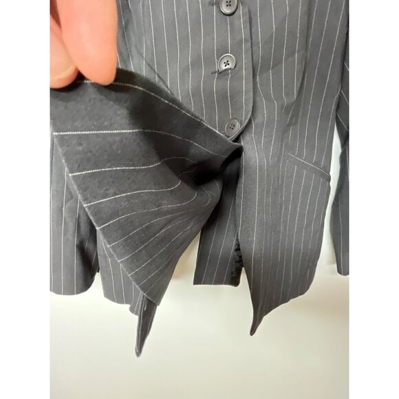 Norma Kamali Gray Pinstripe Business Blazer Pockets LIghtweight Size 12 - Picture 9 of 9